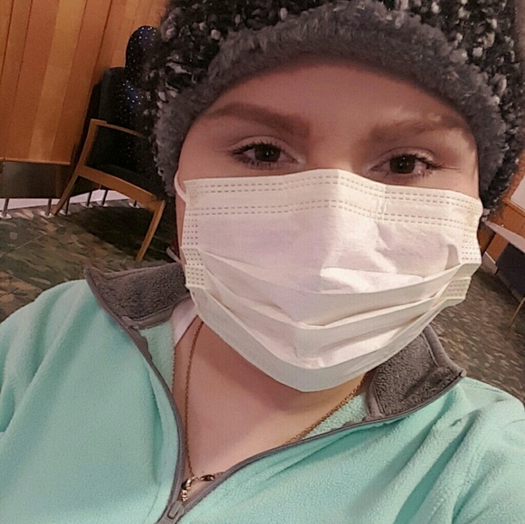 Meet your Posher, Lauren - Picture 4 of 4